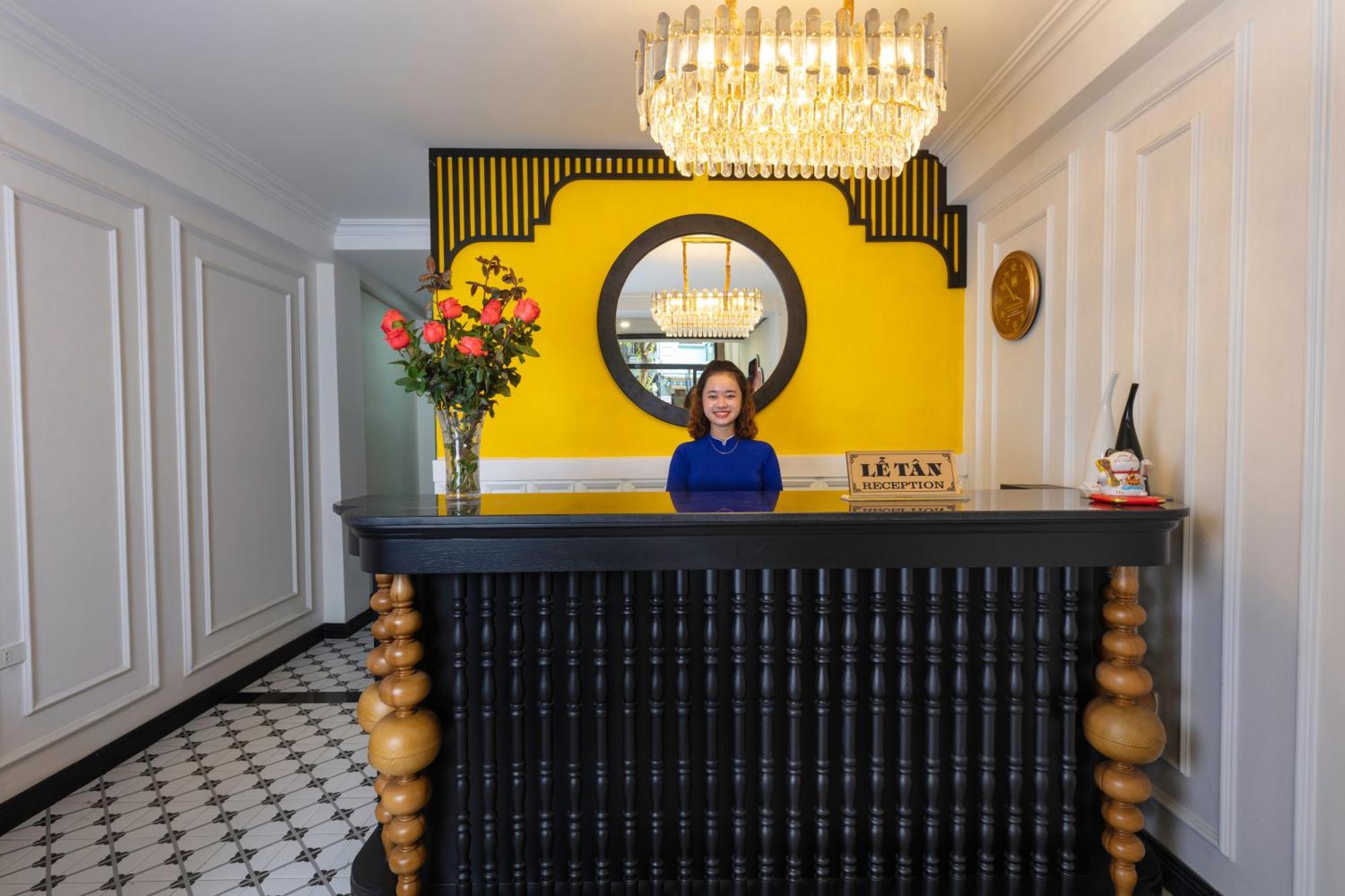 Queen Light Hotel Hanoi Exteriör bild