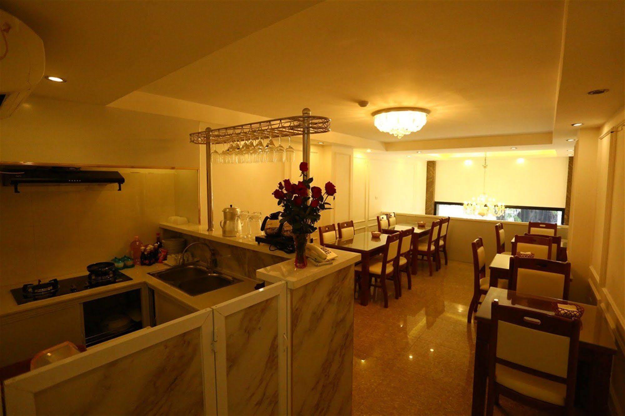 Queen Light Hotel Hanoi Exteriör bild